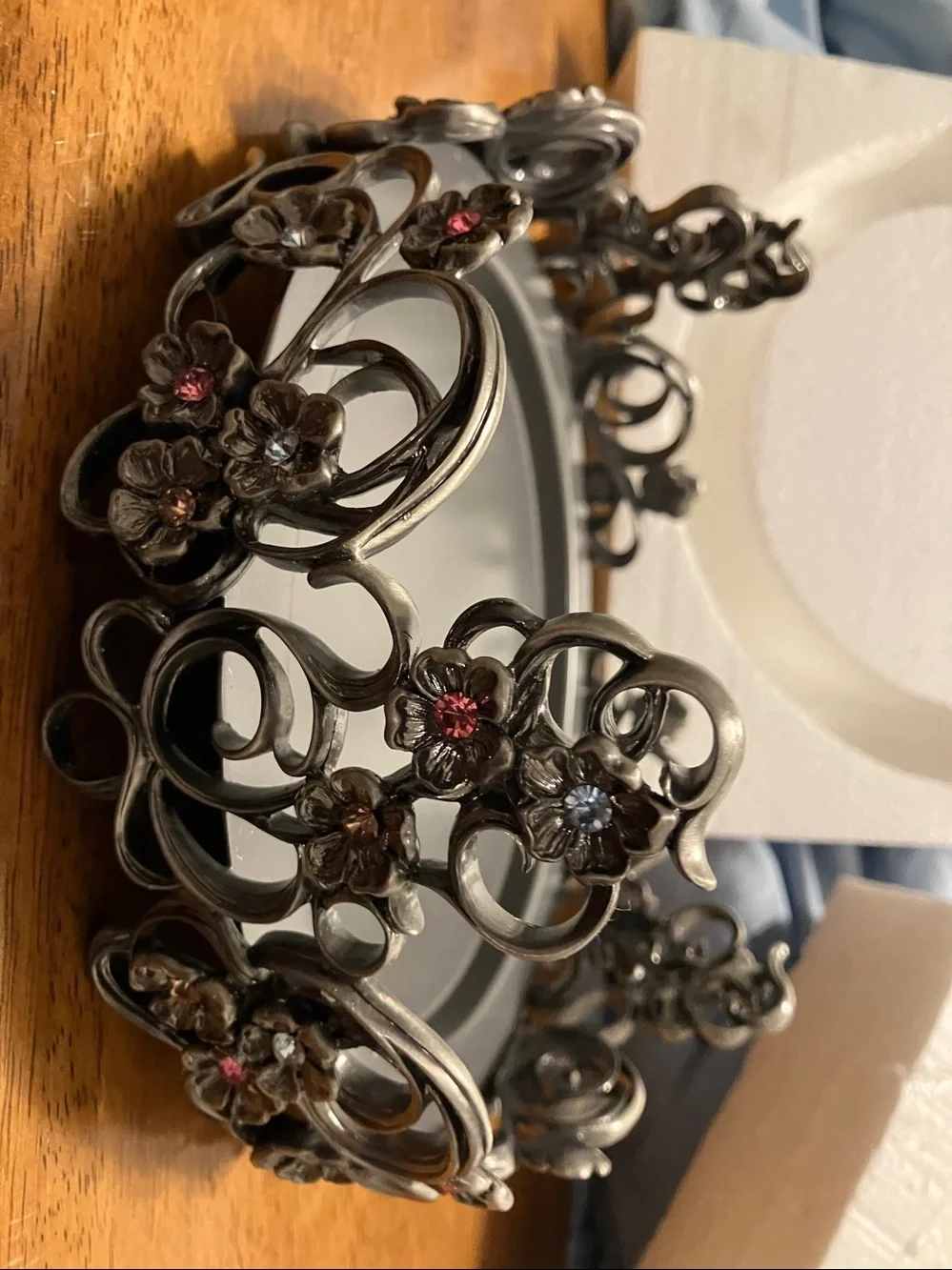 New in box Partylites metal n crystals 8” circle.  3 candle holder
